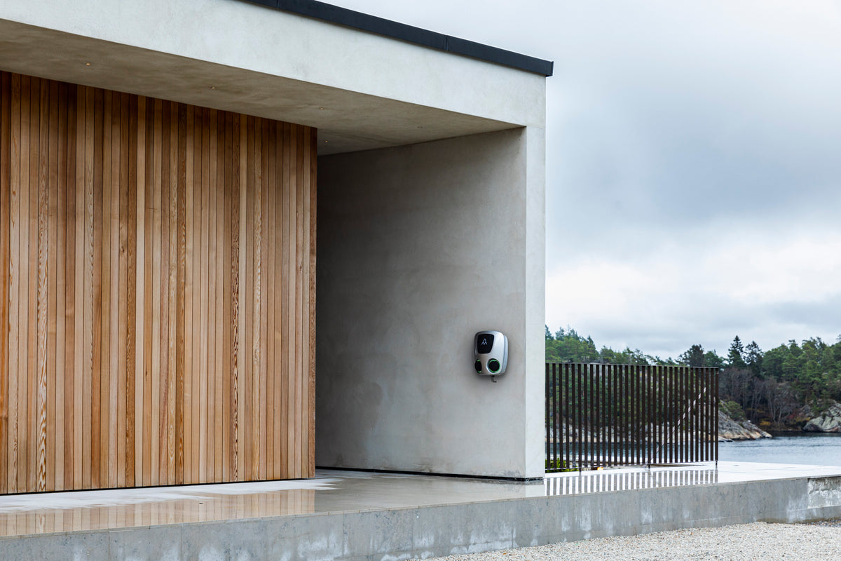 Charge Amps Aura 2×22 kW WiFi, LAN 4G two-car charging station – product image 5